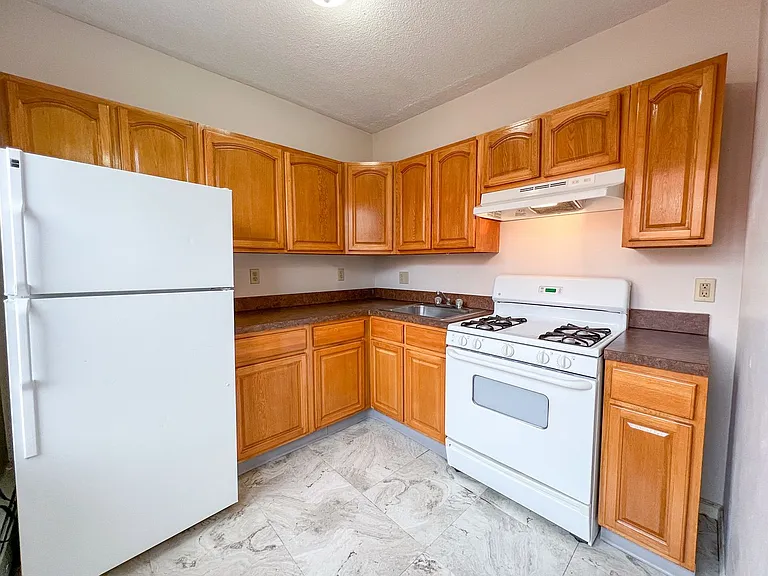 26 Congress St / Luca Investments LLC — Photo 3