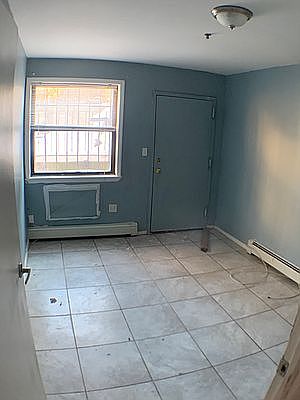 4th image of 335 20th St #1F