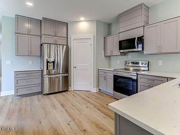 5th image of 439 Factory Road