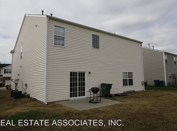 3rd image of 4608 Miller Dr