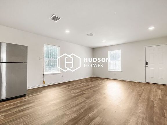 3rd image of 547 Dorie St