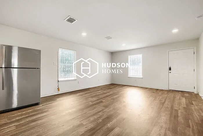 547 Dorie St — Photo 3