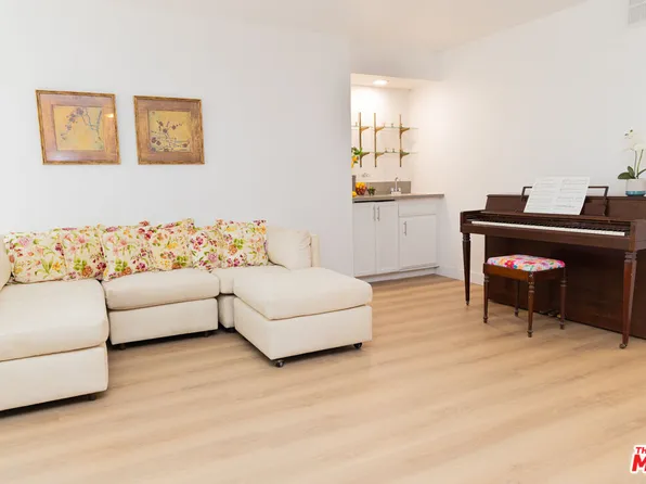 22040 Gault St Unit 15, Canoga Park, CA 91303