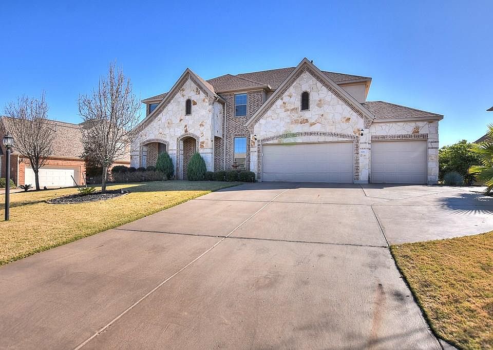 1st image of 106 Burgess Ln