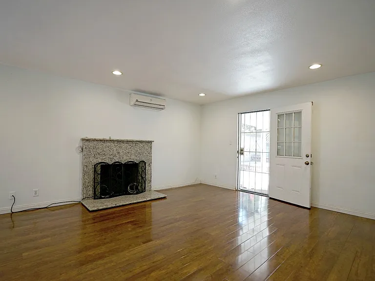 15936 Three Palms St — Photo 3