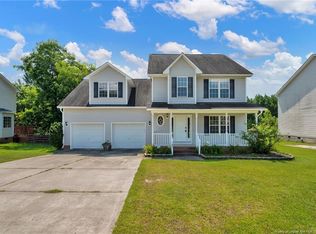 185 Edgecombe Dr, Spring Lake, NC 28390