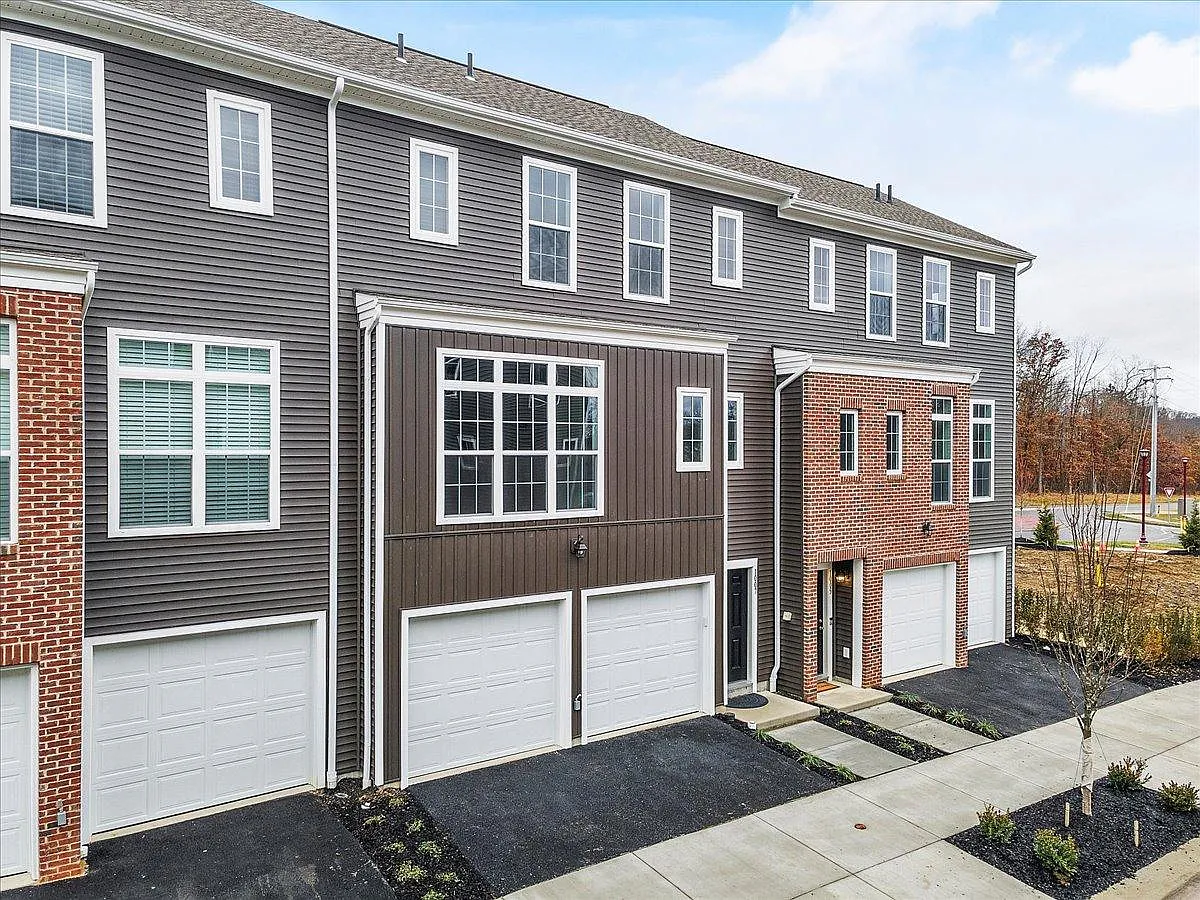 Building Photo - 1007 Alexander Way
