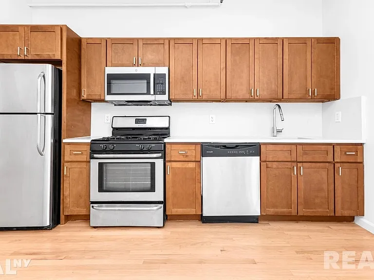 97 Grand Ave #9D — Photo 4