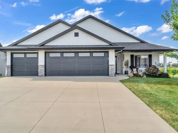 3821 Gemstone Rd, Marion, IA 52302