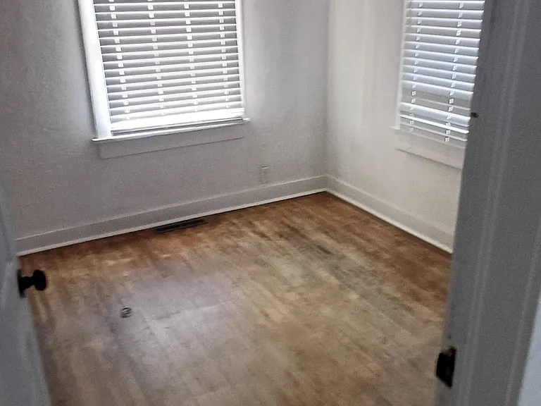 209 E Adams Ave — Photo 10