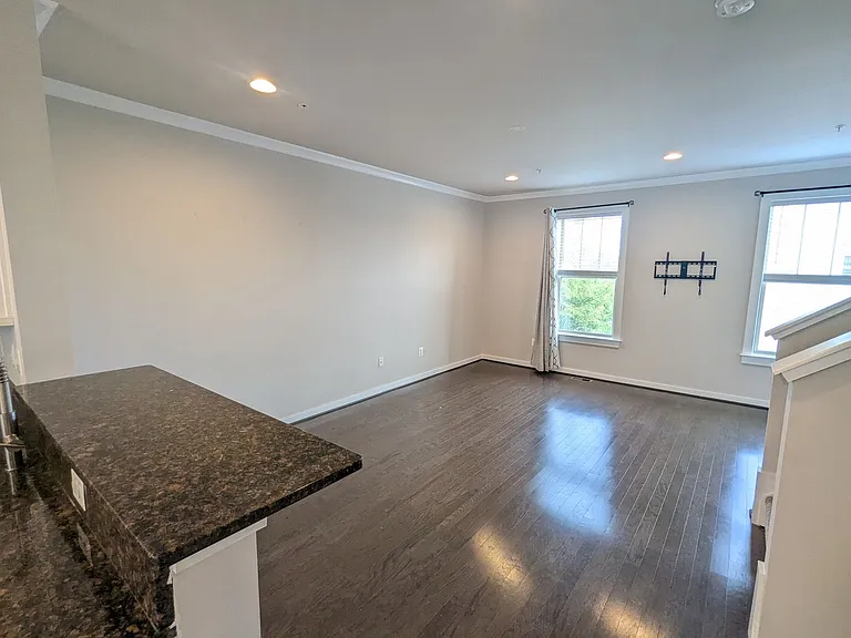 1129 Lawler Dr — Photo 7