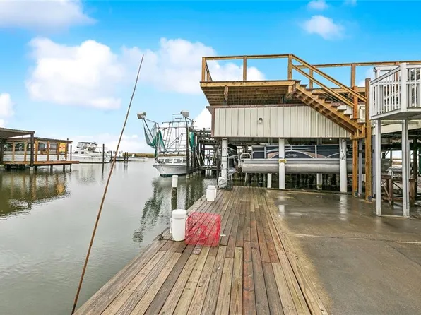307 Martin Ln, Port Sulphur, LA 70083