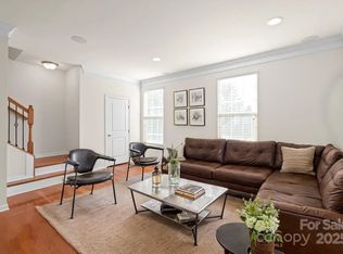 1304 Queen Lyon Ct, Charlotte, NC 28205