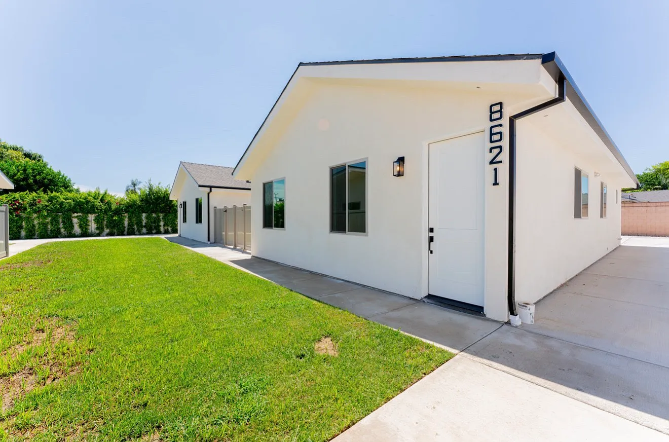 3 bed, 1200 sqft, $3,750 — Photo 1