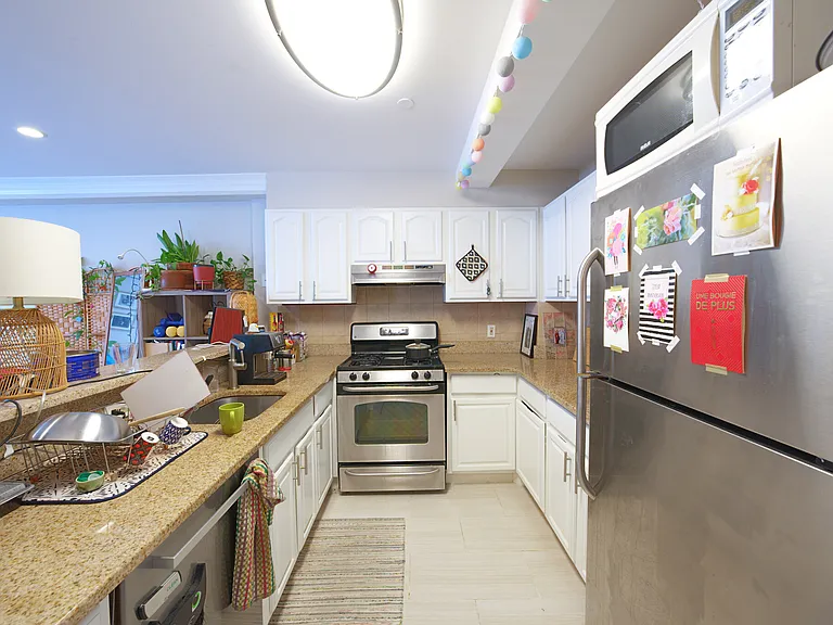 158 E 100th St #6R — Photo 3