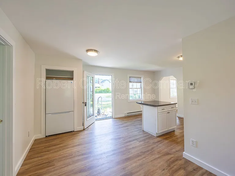 202 Main St — Photo 15