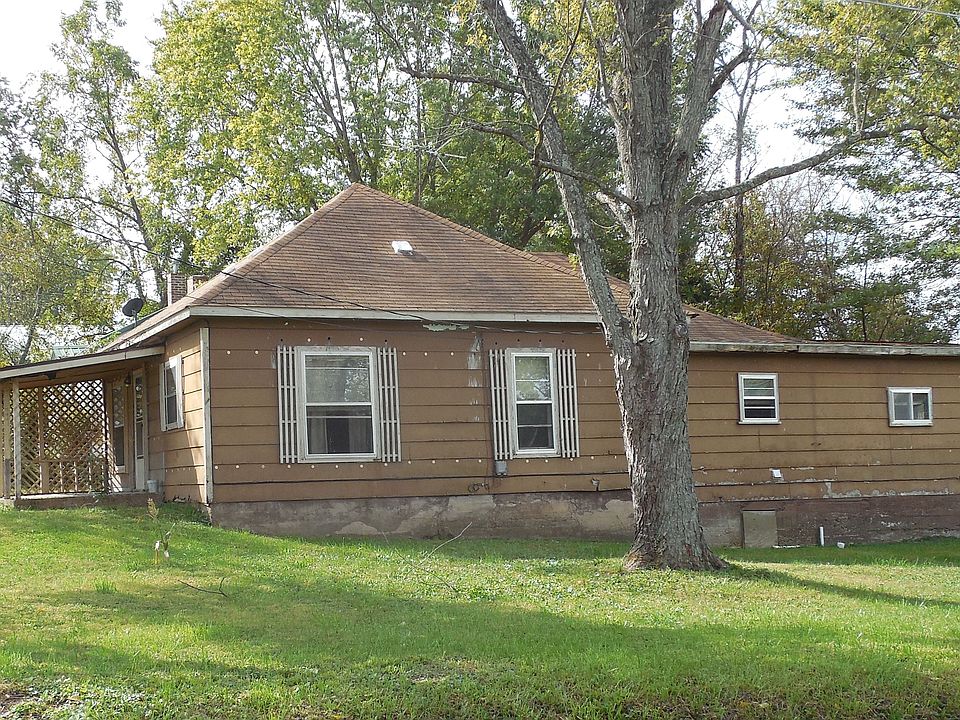 2nd image of 721 N Center St
