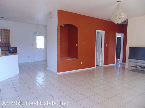 4th image of 8104 Bell Ave SE