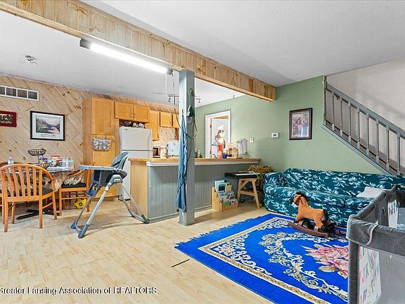 3rd image of 3946 Hunters Ridge Dr APT 2