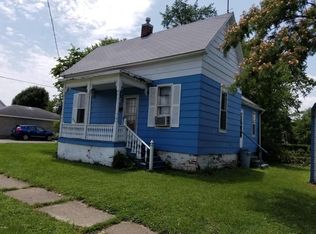 411 S McKinley St, Harrisburg, IL 62946