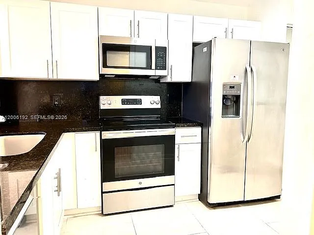 871 NE 207th Ter #4-101