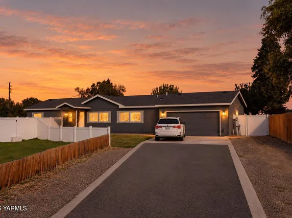 121 Northstone Pkwy, Zillah, WA 98953