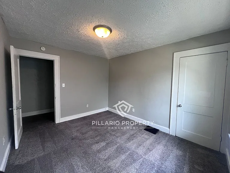 3326-3328 N Park Ave — Photo 9
