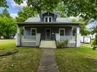 619 S Wood St, Staunton, IL 62088