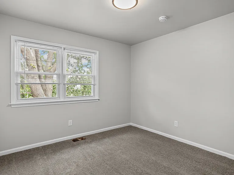 913 Laredo Ct — Photo 23