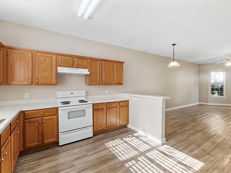 6750 Sunset Hills Blvd — Photo 13