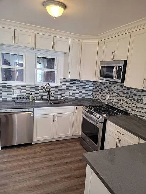 3 bed, 1.5 bath, 1656 sqft, $5,499 — Photo 4