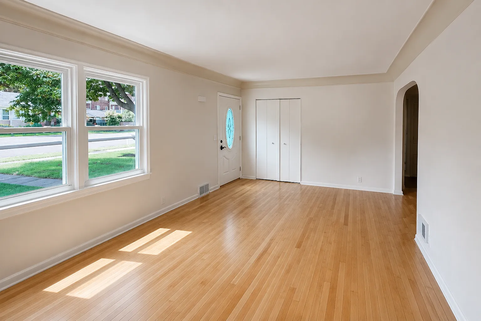 5 bed, 2840 sqft, $2,900 — Photo 4