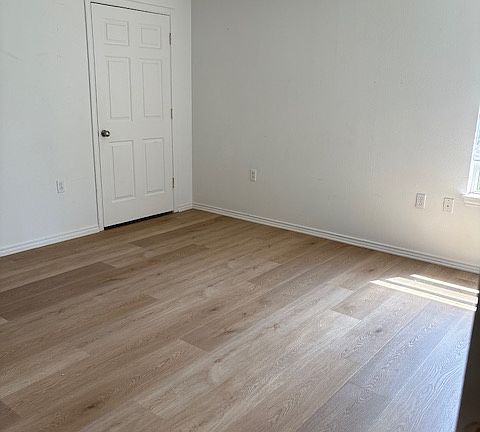 2nd image of 1304 Avenue F Unit B