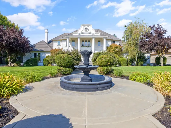 1041 N El Cajon Street, Visalia, CA 93291