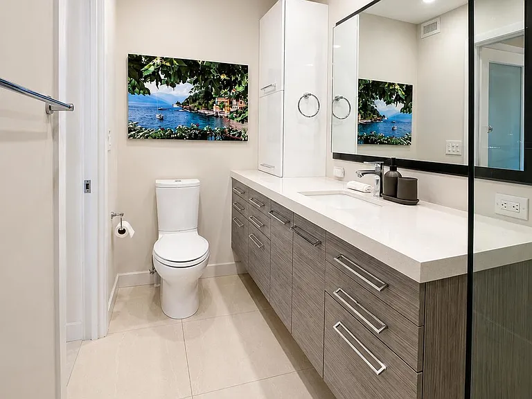 1201 S Riverside Dr #307 — Photo 5