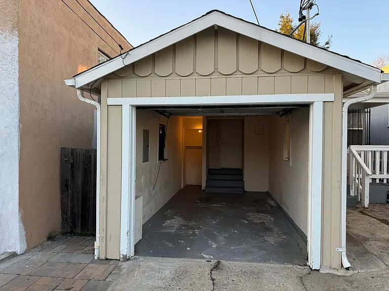 3215 Star Ave — Photo 7
