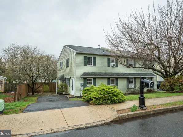 213 Parkridge Dr, Perkasie, PA 18944