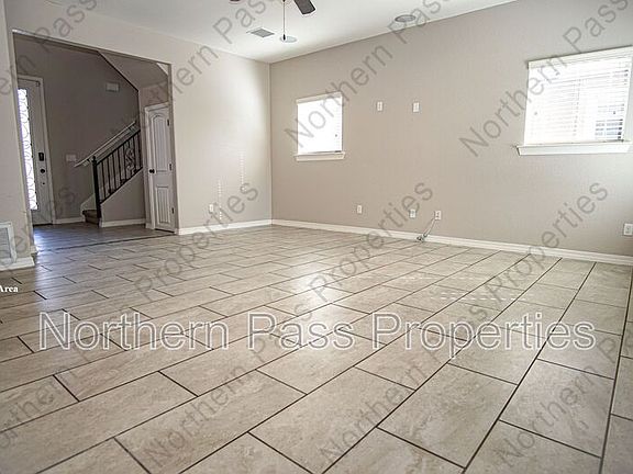5th image of 13482 Bradford St
