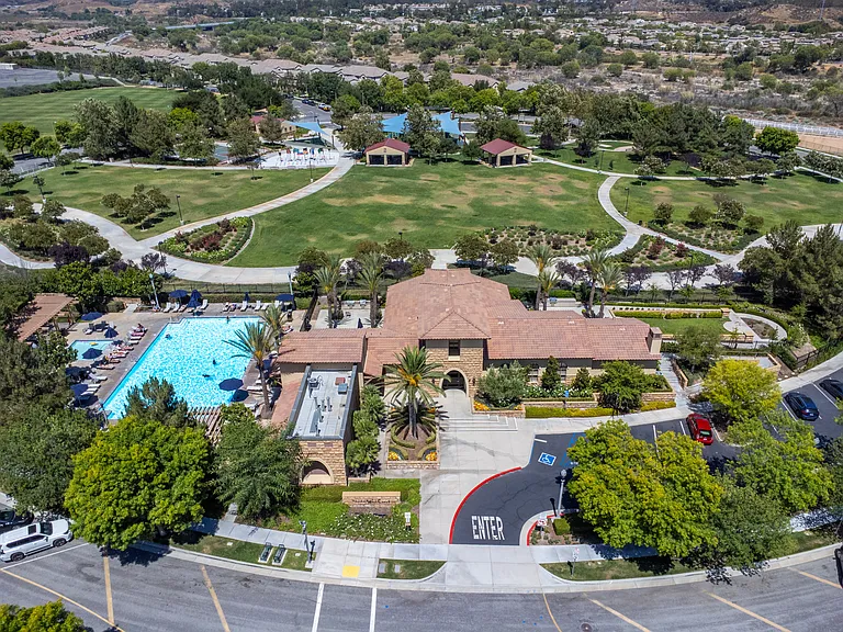 24153 Paseo Del Rancho Dr — Photo 26