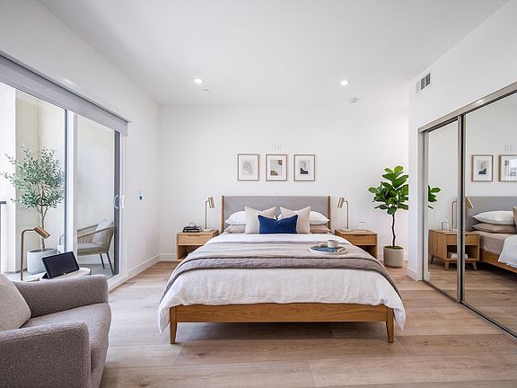 4th image of 11311 Collins St Unit 1