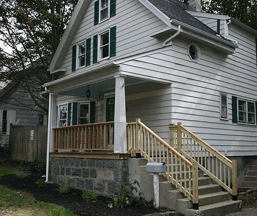 2nd image of 107 Lincoln St