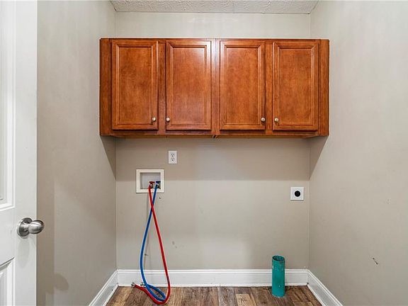 3rd image of 442 Lee Road 2170
