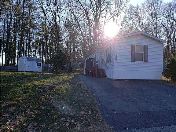 3rd image of 45 Hillside Dr