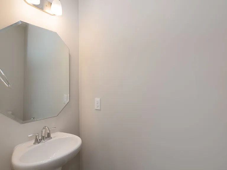 130 S Dorsett St — Photo 9