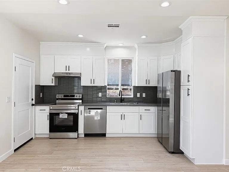 408 Almond Ave #1 — Photo 7
