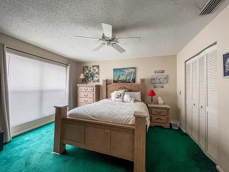 56 Edinburgh Dr — Photo 17