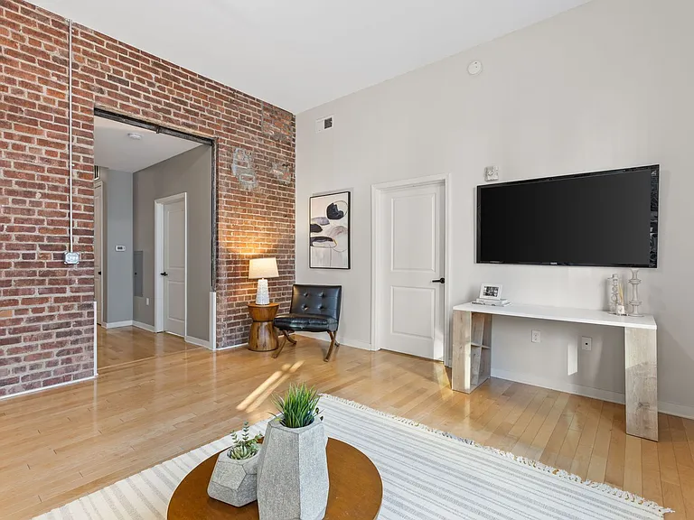 The Barker | $250 Off 1 Month Within 24 hours of Touring — Photo 39