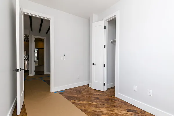 Rented by Nooklyn NYC LLC | media 34