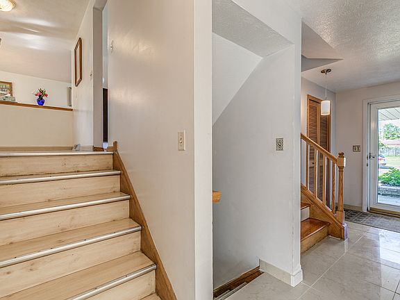 2nd image of 36380 Sunset Dr