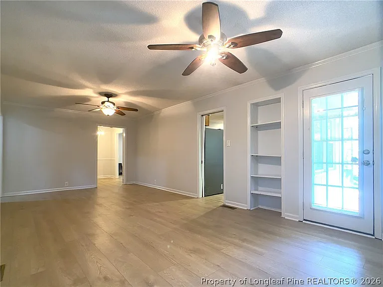 2721 Mirror Lake Dr — Photo 12